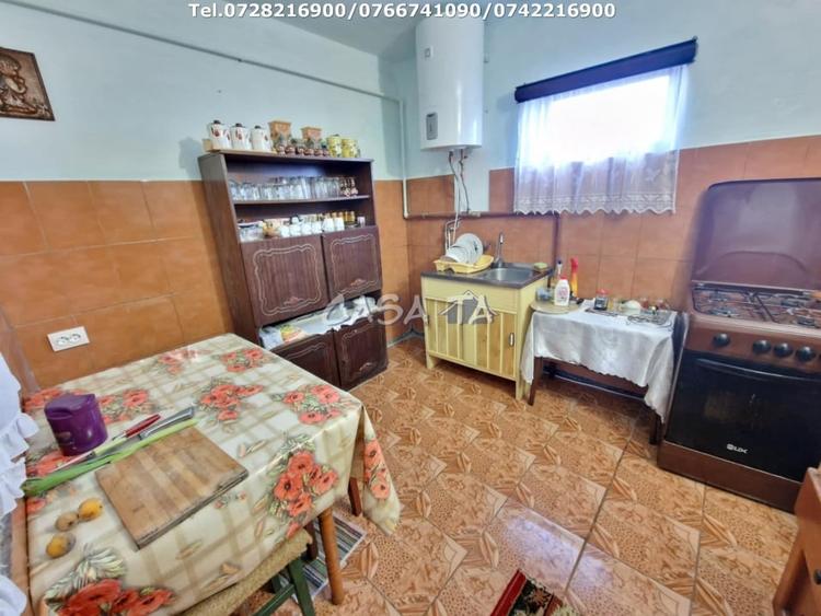 Casă individuală cu 5 camere cu Canalizare în Primăverii