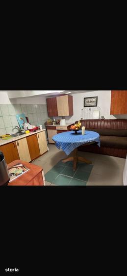 Casă cu 3 camere cu Teren 4750 Mp în Central