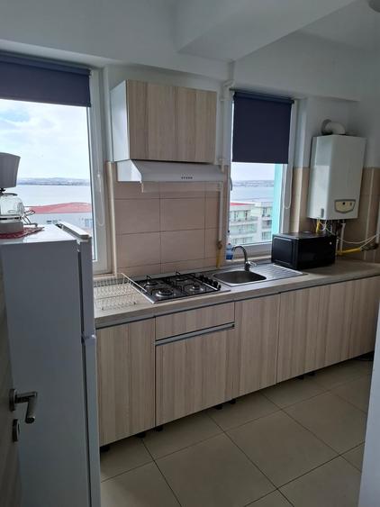 Apartament cu 2 camere semidecomandat, mobilat în Mamaia