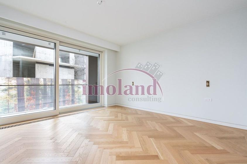 Apartament cu 4 camere decomandat în Dorobanți
