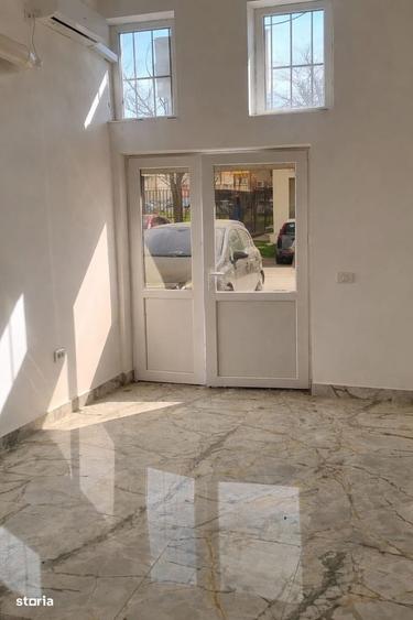 Spațiu comercial, de 28 mp, în Pelican