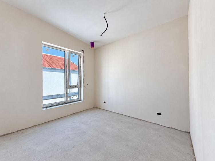 Duplex cu 4 camere cu Canalizare în Iris