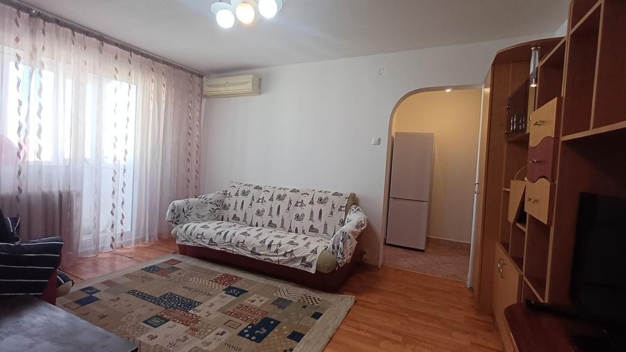 Apartament cu 2 camere semidecomandat în Giurgiului