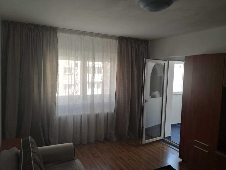 Garsonieră decomandată în Exterior Vest