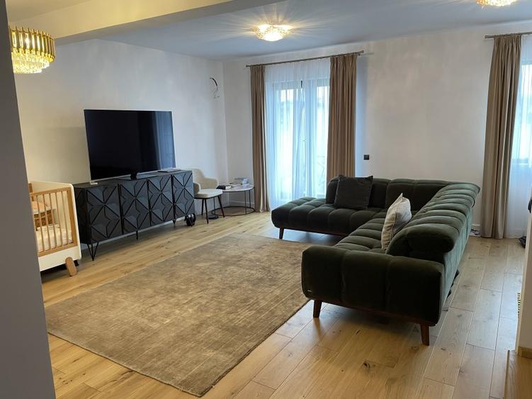 Duplex cu 5 camere cu Garaj în Corbeanca