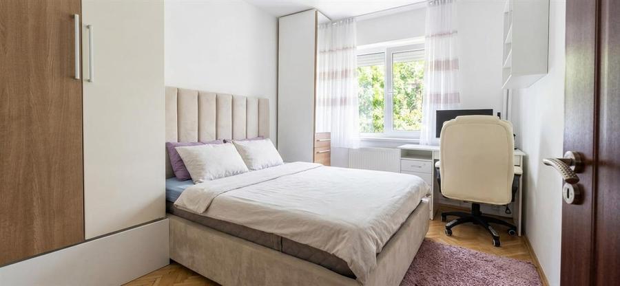 Apartament cu 3 camere decomandat în Decebal