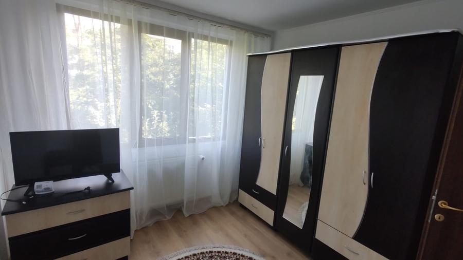 Apartament cu 3 camere decomandat, mobilat în Drumul Taberei