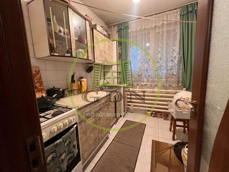 Apartament cu 3 camere decomandat în Titulescu