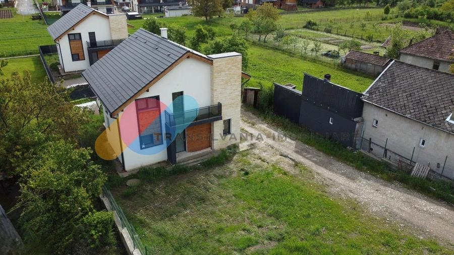 Casă individuală cu 4 camere cu Canalizare în Gilău