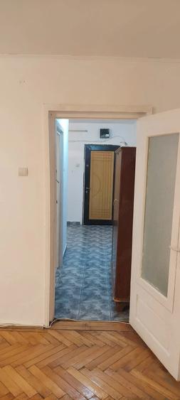 Apartament cu 2 camere decomandat în Precista