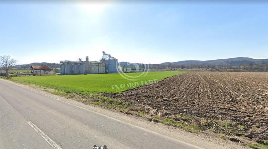 Teren Construcții extravilan de 21280 mp, în Vulcan