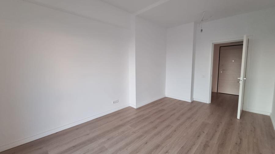 Apartament cu 3 camere decomandat în Splaiul Unirii