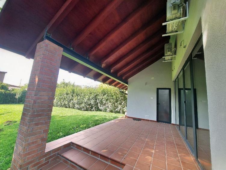 Duplex cu 5 camere cu Canalizare în Dumbrăvița