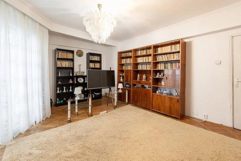 Apartament cu 3 camere decomandat în Bere