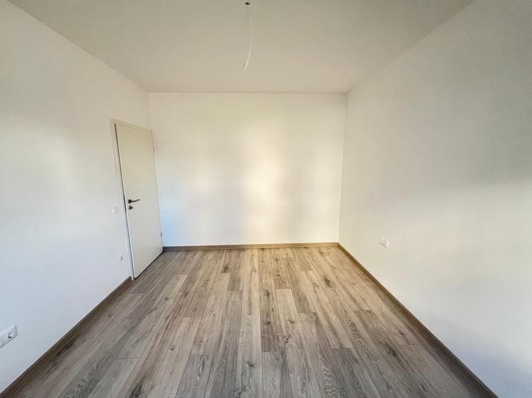 Apartament cu 3 camere decomandat în Sânpetru