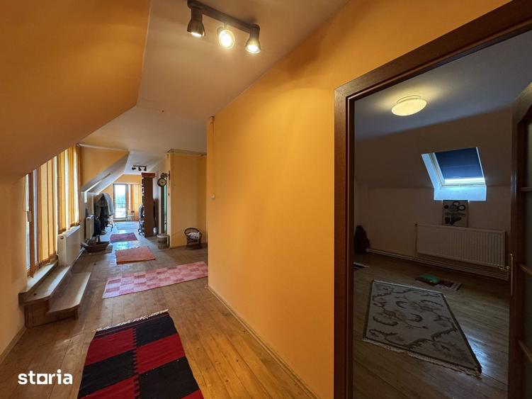 Casă cu 8 camere cu Teren 1150 Mp în Slătioara