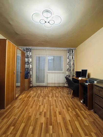 Apartament cu 3 camere decomandat în Dacia