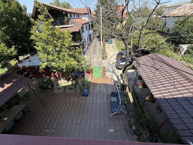 Casă cu 5 camere cu Teren 1039 Mp în Rovine