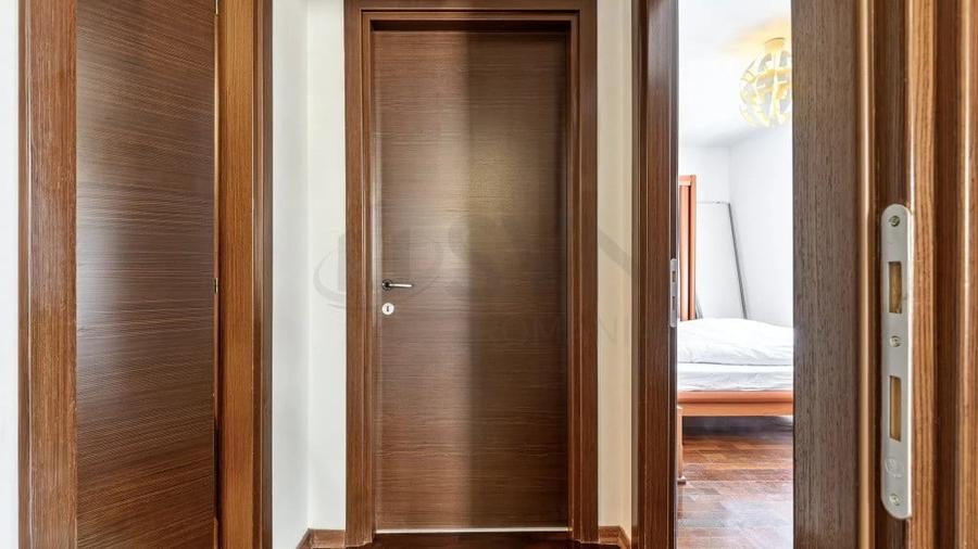 Apartament cu 3 camere decomandat în Victoriei