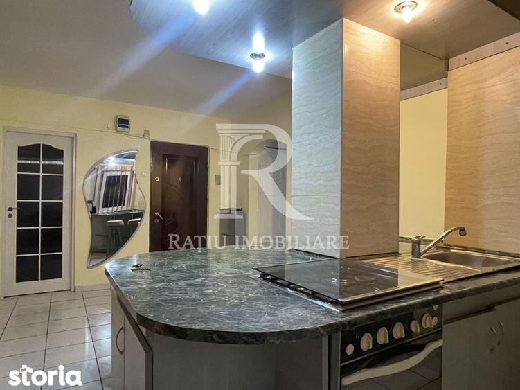 Apartament cu 3 camere în Decebal
