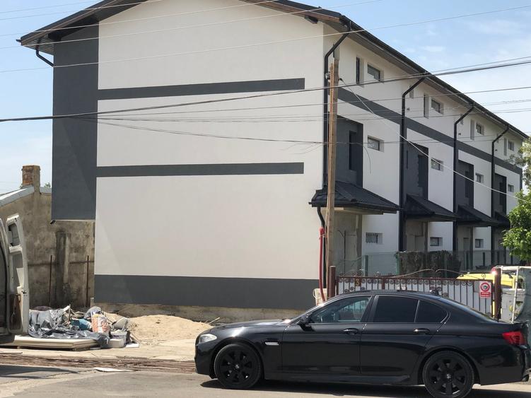Casă cu 5 camere cu Canalizare în Sud