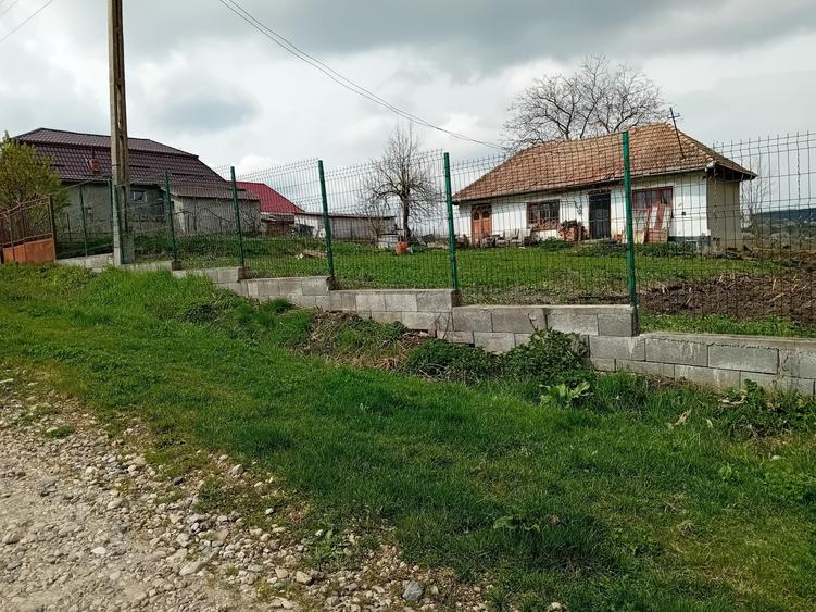 Casă individuală cu 2 camere cu Canalizare în Frata