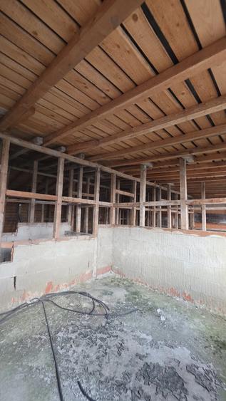 Apartament cu 6 camere în Chitila