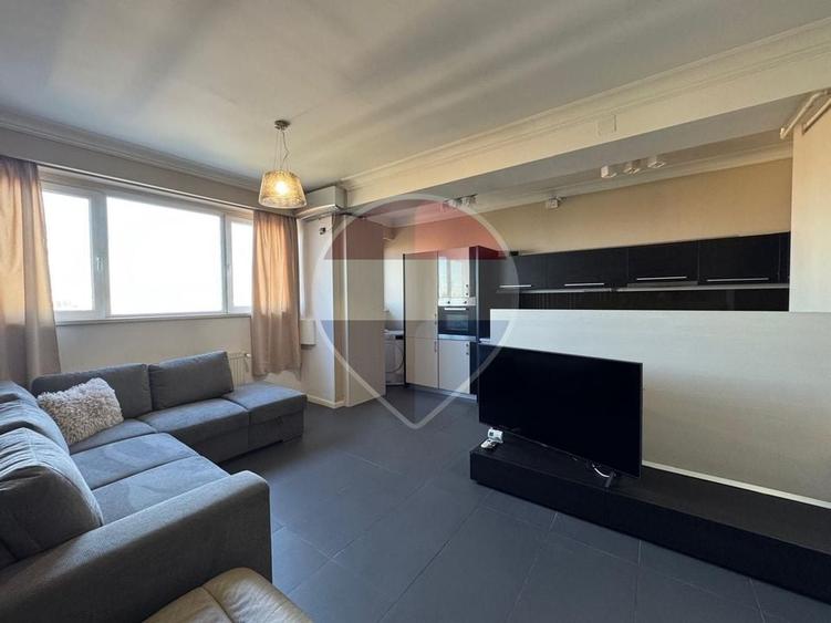 Apartament cu 3 camere semidecomandat, mobilat în UTA