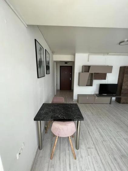 Apartament cu 2 camere semidecomandat, mobilat în Tomis Nord