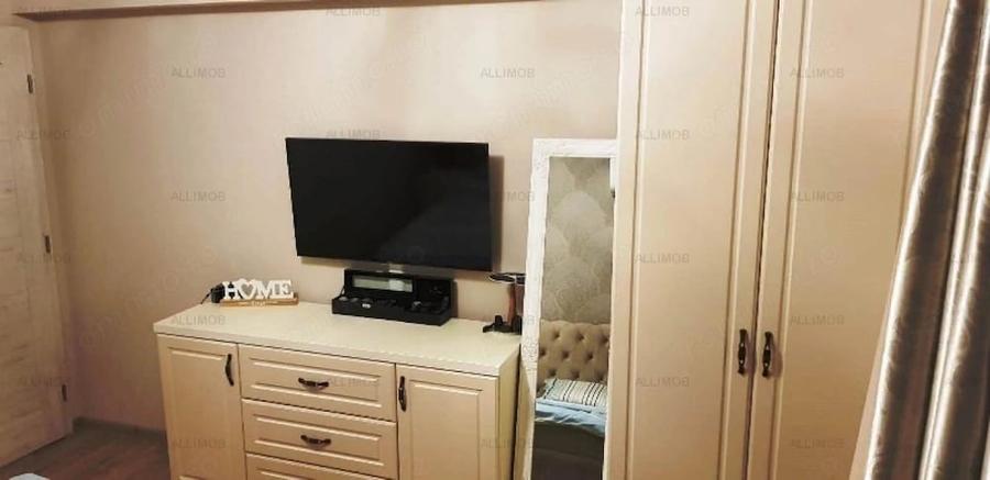 Apartament cu 3 camere decomandat în Ultracentral