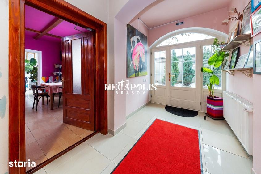 Casă cu Teren 1077 Mp în Central