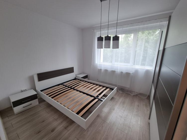 Apartament cu 2 camere semidecomandat, mobilat în Grivița