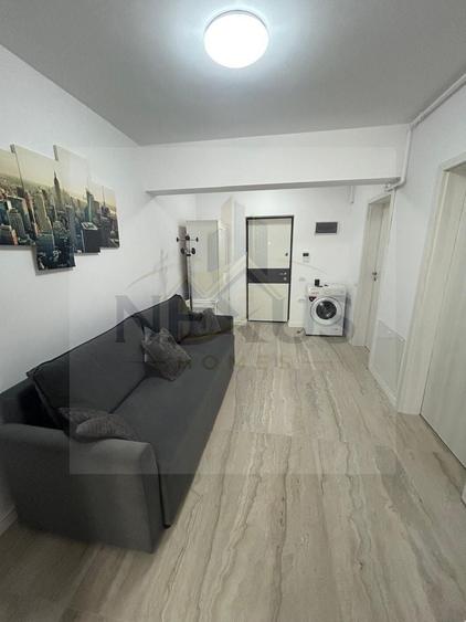 Apartament cu 2 camere semidecomandat, mobilat în Sud