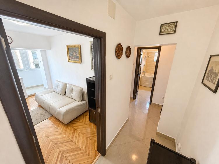 Apartament cu 4 camere decomandat în Unirii