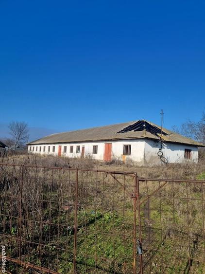 Spațiu comercial, de 450 mp, în Băbăița