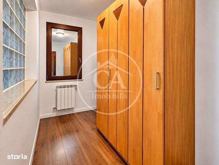 Apartament cu 4 camere decomandat în Sânmartin