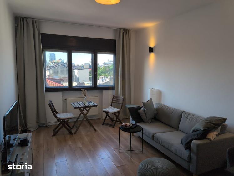 Apartament cu 3 camere semidecomandat, mobilat în Eminescu