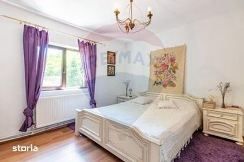 Casă cu 4 camere cu Teren 4435 Mp în Central