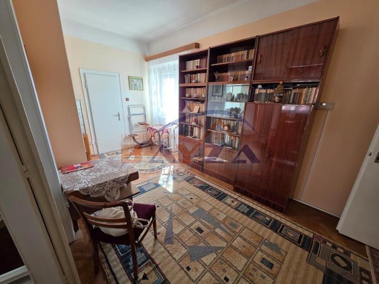 Apartament cu 3 camere decomandat în Orașul Vechi