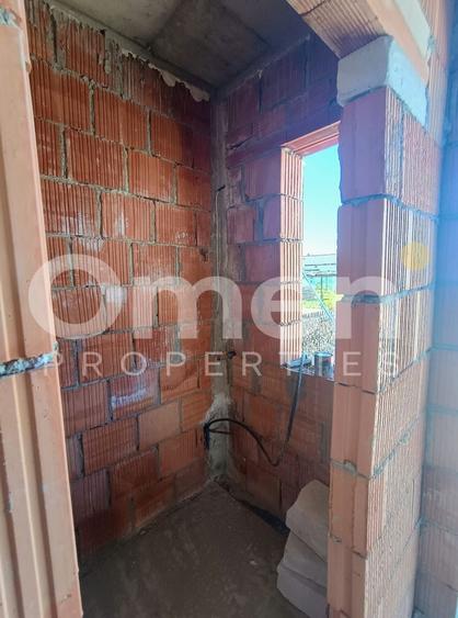 Duplex cu 4 camere cu Canalizare în Est