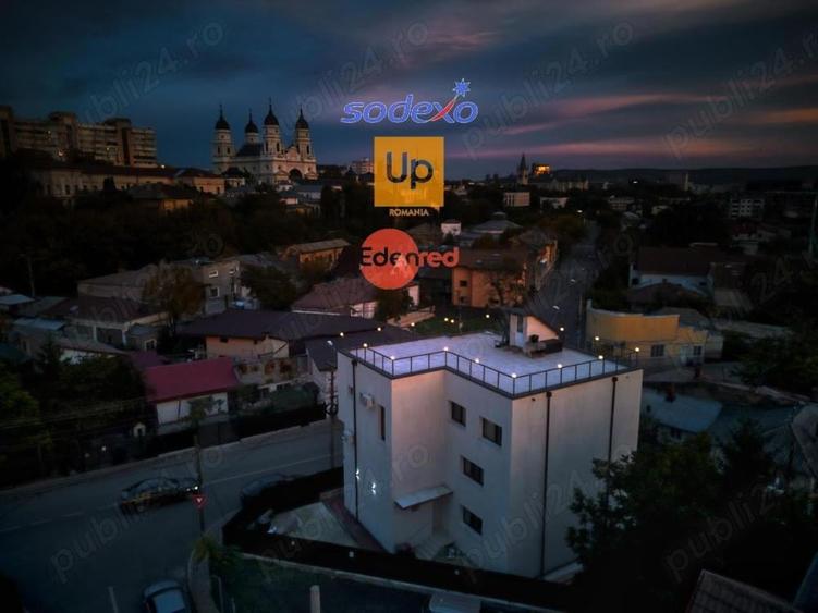 Casă cu 11 camere cu Teren 350 Mp în Central