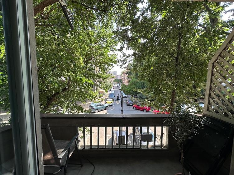 Apartament cu 3 camere în P-ța Romană