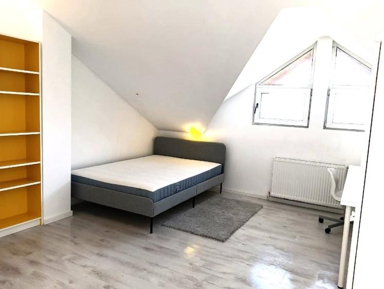 Apartament cu 4 camere decomandat în Sisești