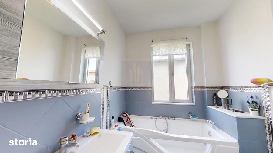 Apartament cu 3 camere în Dămăroaia