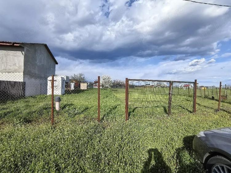 Teren de 1000 mp, în Ileana