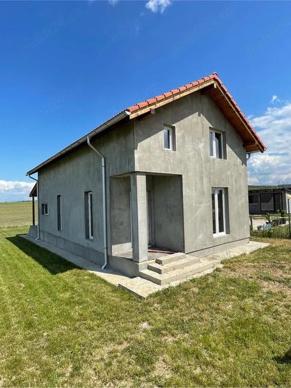 Casă cu Teren 724 Mp în Central