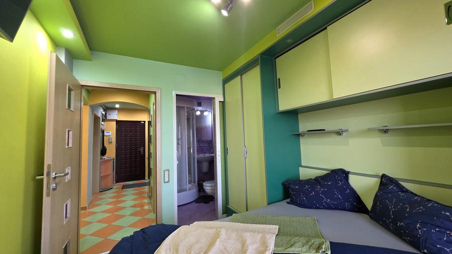 Apartament cu 4 camere decomandat, mobilat în Complex Studențesc