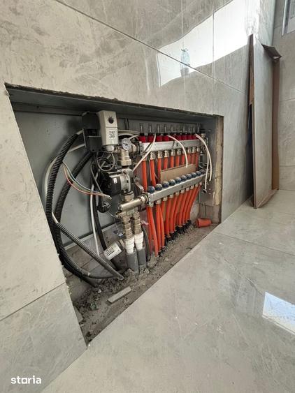 Casă cu 5 camere cu Teren 440 Mp în Malu Mare