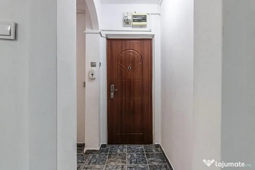 Apartament cu 4 camere semidecomandat în Drumul Taberei