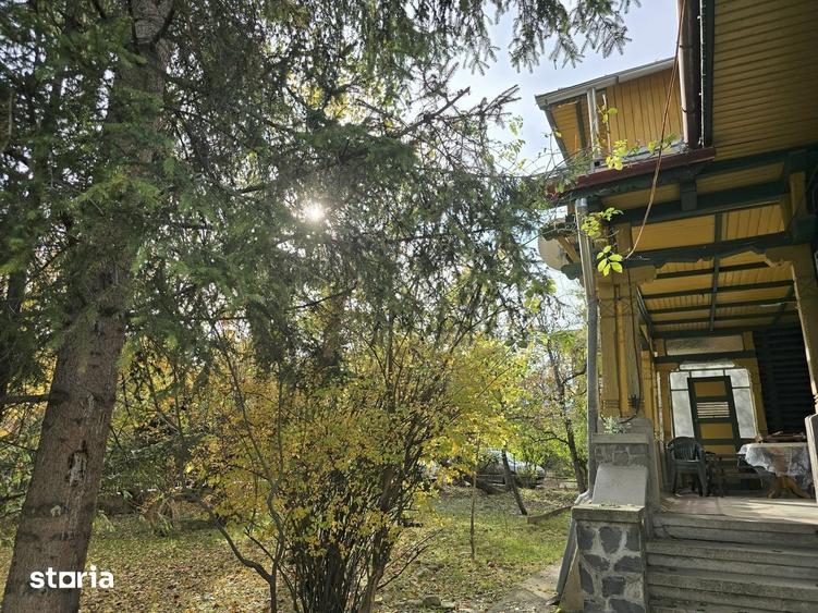 Casă cu 7 camere cu Teren 3800 Mp în Central
